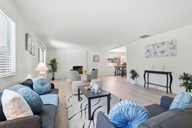 6250 Riverside Boulevard, Sacramento, CA 95831