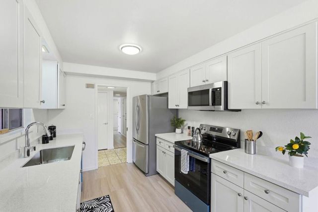 6250 Riverside Boulevard, Sacramento, CA 95831