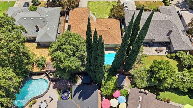 6250 Riverside Boulevard, Sacramento, CA 95831