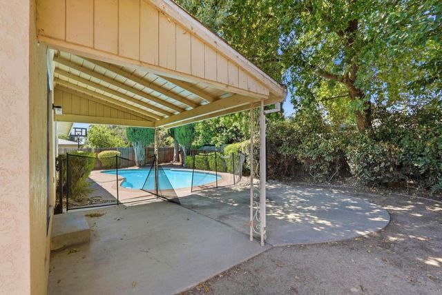 6250 Riverside Boulevard, Sacramento, CA 95831