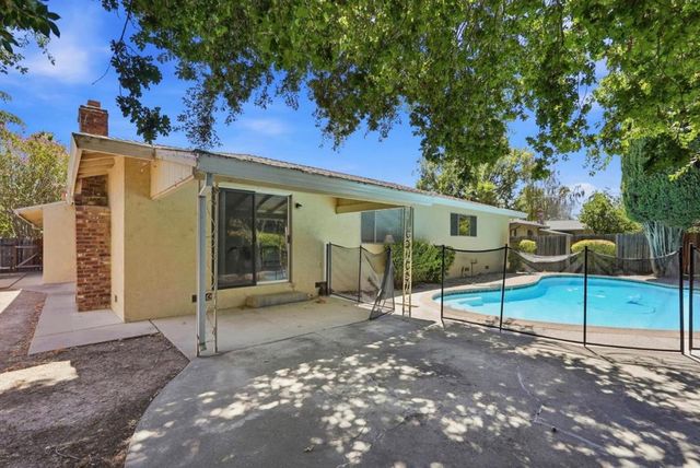 6250 Riverside Boulevard, Sacramento, CA 95831
