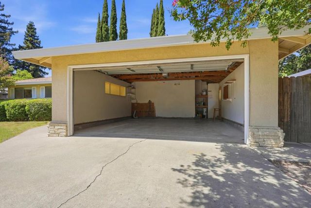 6250 Riverside Boulevard, Sacramento, CA 95831