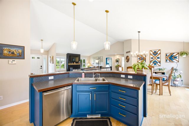 4514 Hidden Ridge Drive, Hudsonville, MI 49426