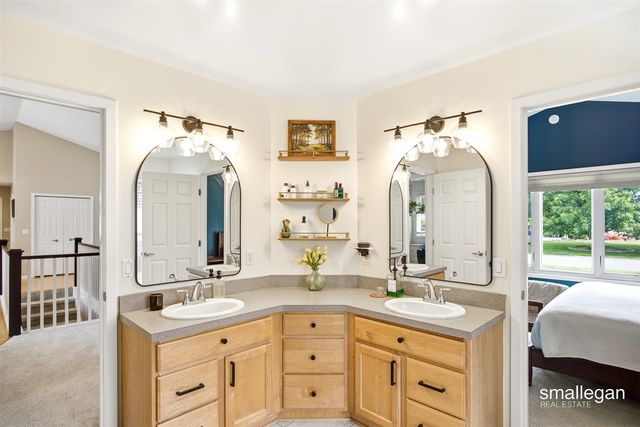 4514 Hidden Ridge Drive, Hudsonville, MI 49426