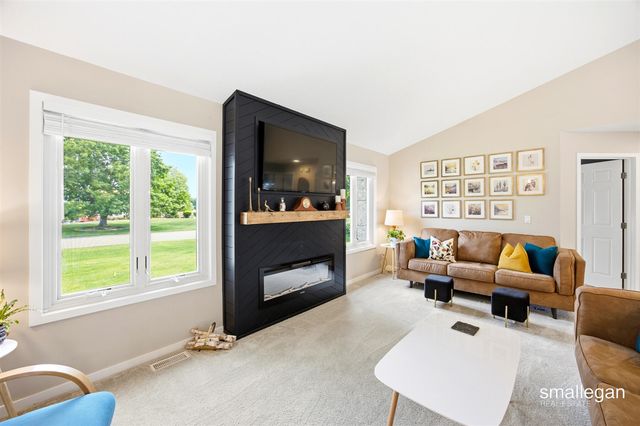 4514 Hidden Ridge Drive, Hudsonville, MI 49426