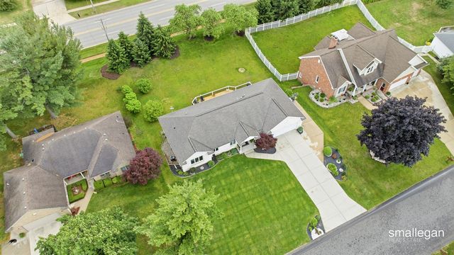 4514 Hidden Ridge Drive, Hudsonville, MI 49426