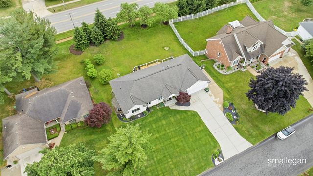 4514 Hidden Ridge Drive, Hudsonville, MI 49426