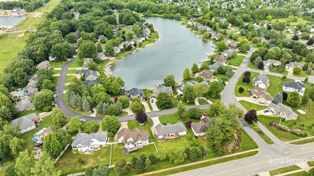 4514 Hidden Ridge Drive, Hudsonville, MI 49426