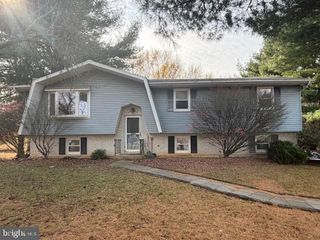 1270 MINESITE RD, Allentown, PA 18103