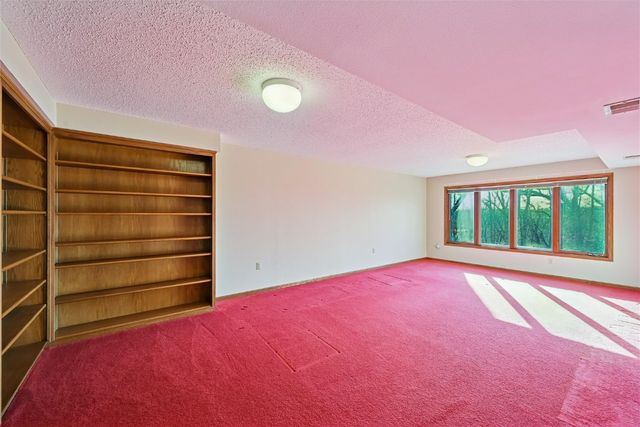 3319 Riverpointe Circle NE, Cedar Rapids, IA 52411