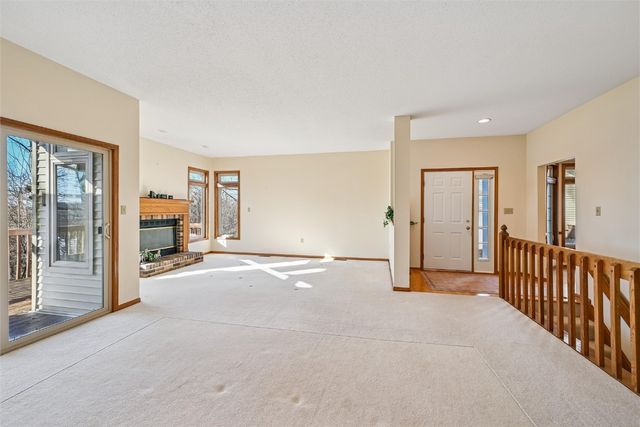 3319 Riverpointe Circle NE, Cedar Rapids, IA 52411