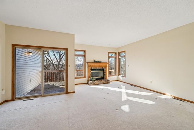 3319 Riverpointe Circle NE, Cedar Rapids, IA 52411