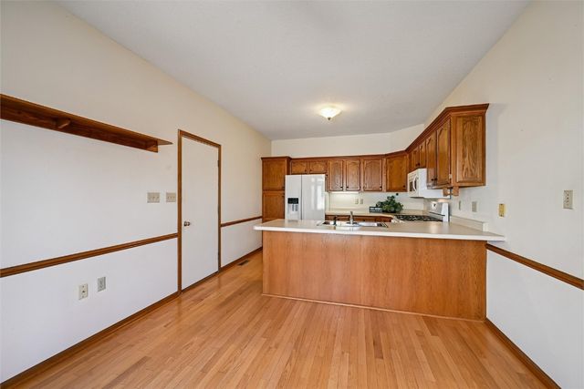 3319 Riverpointe Circle NE, Cedar Rapids, IA 52411