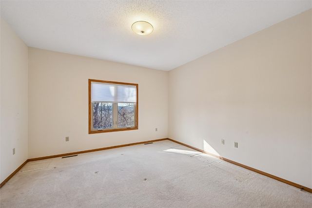 3319 Riverpointe Circle NE, Cedar Rapids, IA 52411