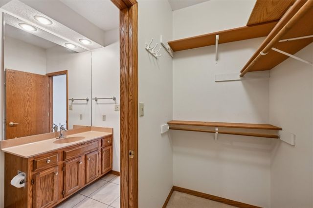 3319 Riverpointe Circle NE, Cedar Rapids, IA 52411