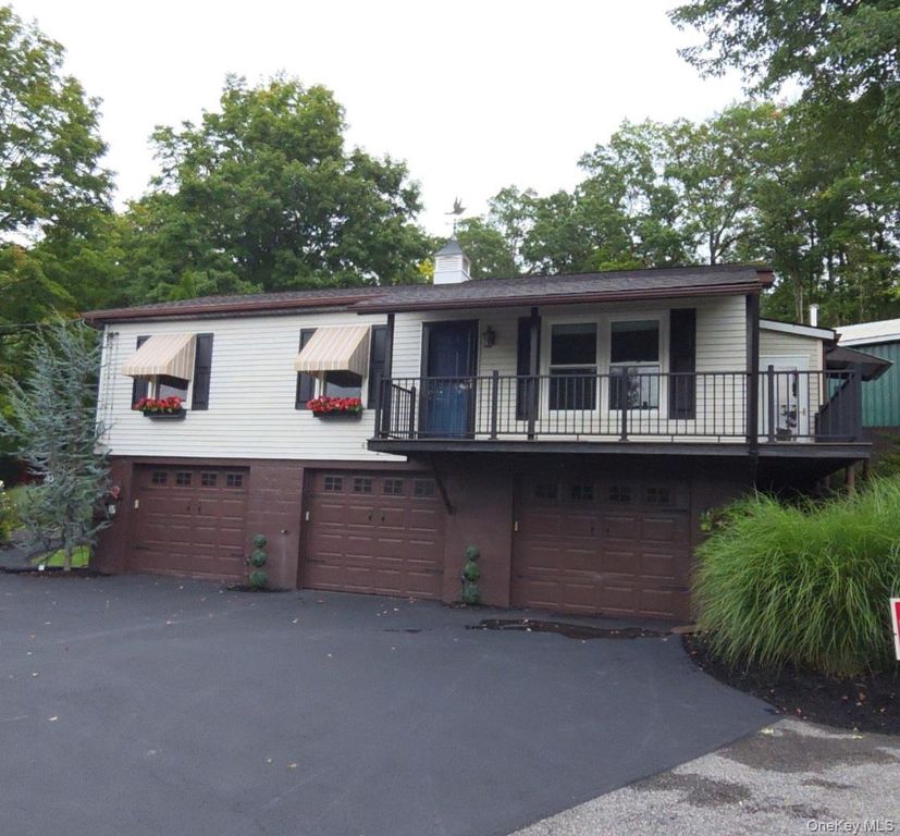 499 East Road Unit 2, Marlboro, NY 12542