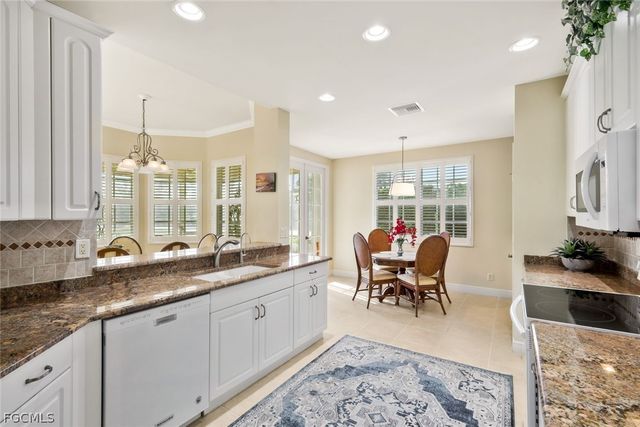 13860 Avon Park CIR 104, Fort Myers, FL 33912