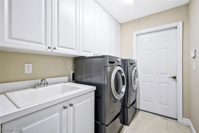 13860 Avon Park CIR 104, Fort Myers, FL 33912