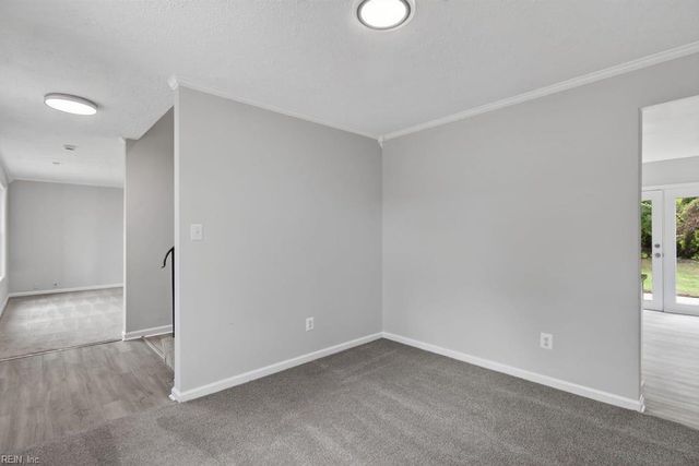 56 Banister DR, Hampton, VA 23666