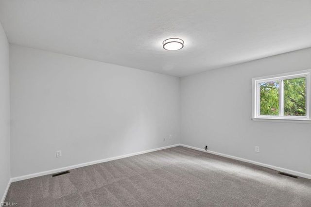 56 Banister DR, Hampton, VA 23666
