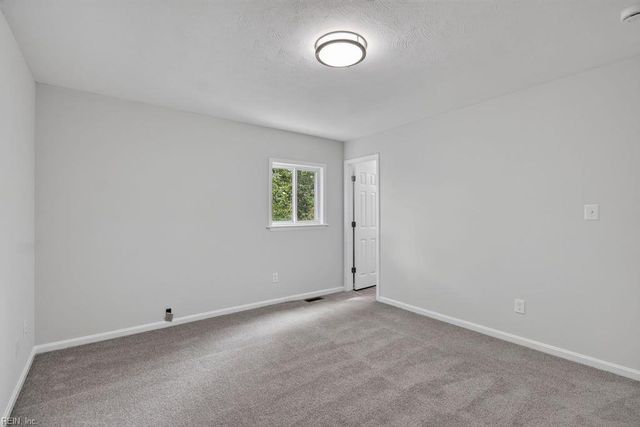 56 Banister DR, Hampton, VA 23666