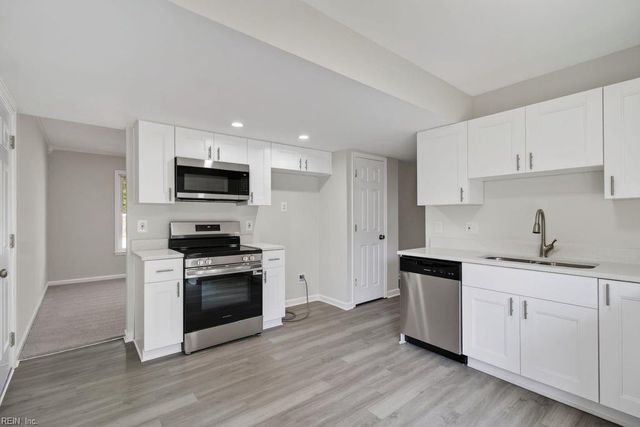 56 Banister DR, Hampton, VA 23666