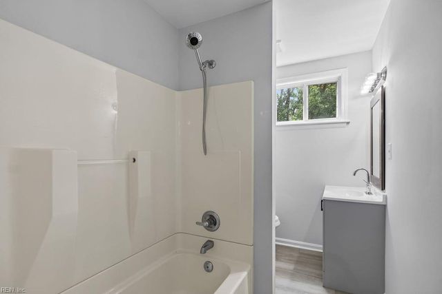 56 Banister DR, Hampton, VA 23666