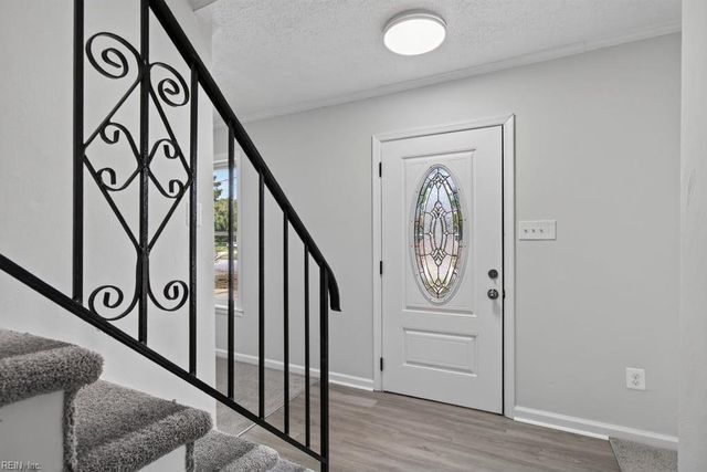 56 Banister DR, Hampton, VA 23666
