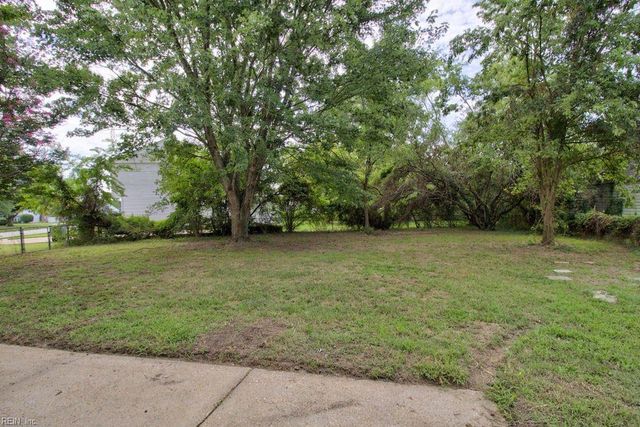 56 Banister DR, Hampton, VA 23666