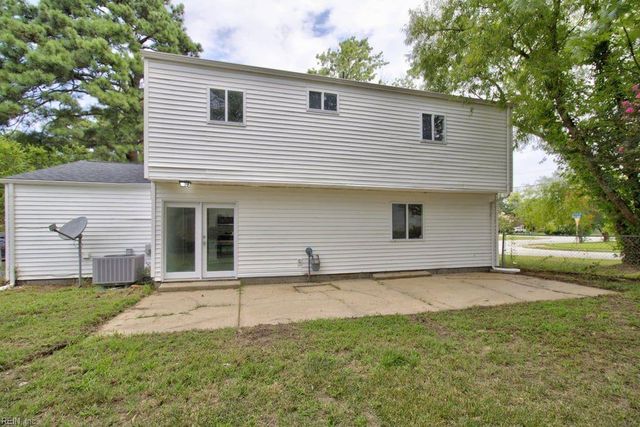 56 Banister DR, Hampton, VA 23666