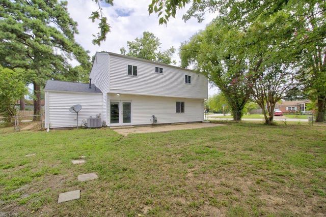 56 Banister DR, Hampton, VA 23666