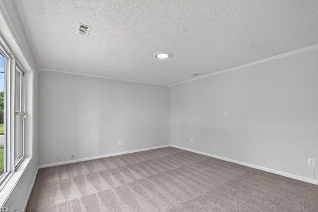 56 Banister DR, Hampton, VA 23666