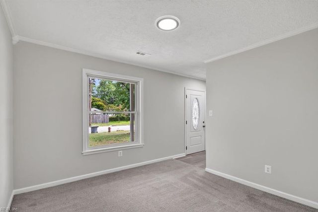 56 Banister DR, Hampton, VA 23666
