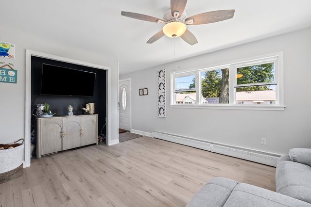 4 Lewis Street, Vernon, CT 06066