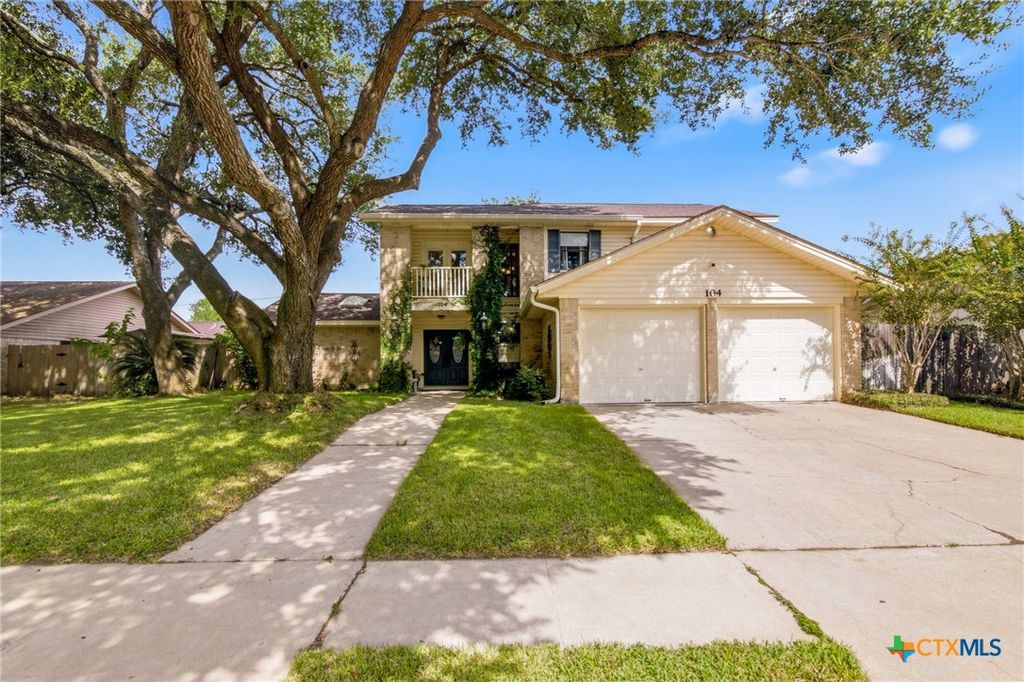 Image 2 of property listing at 104 Santa Fe, Victoria, TX 77904