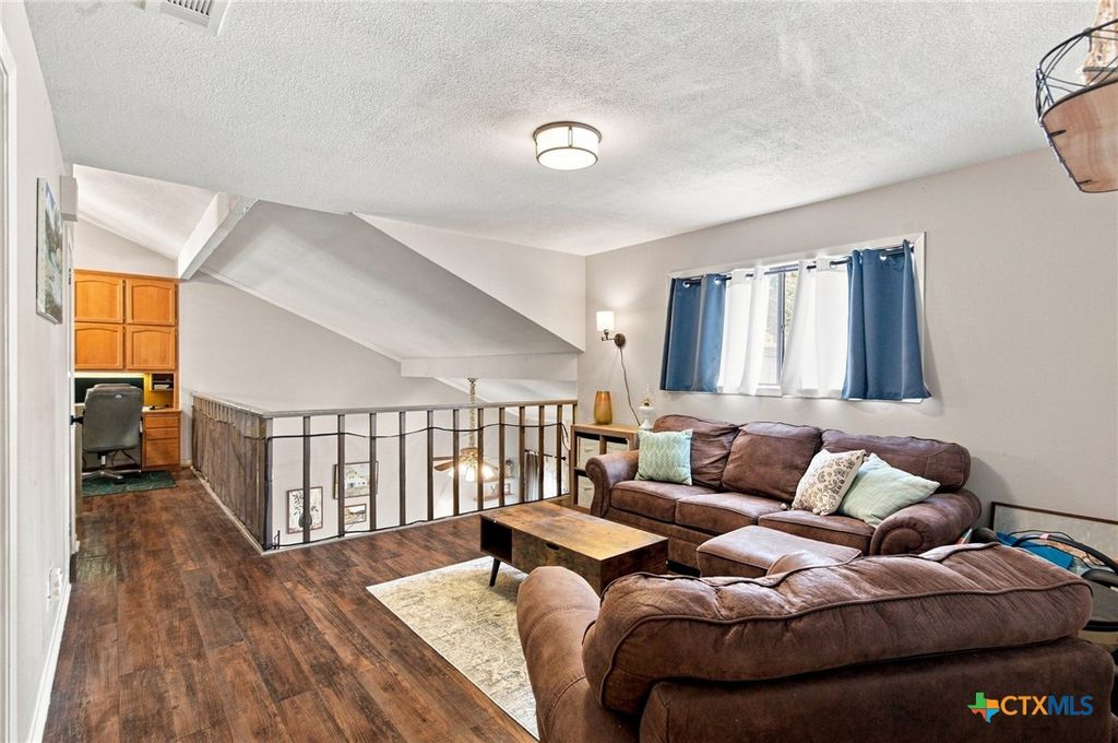 Image 22 of property listing at 104 Santa Fe, Victoria, TX 77904