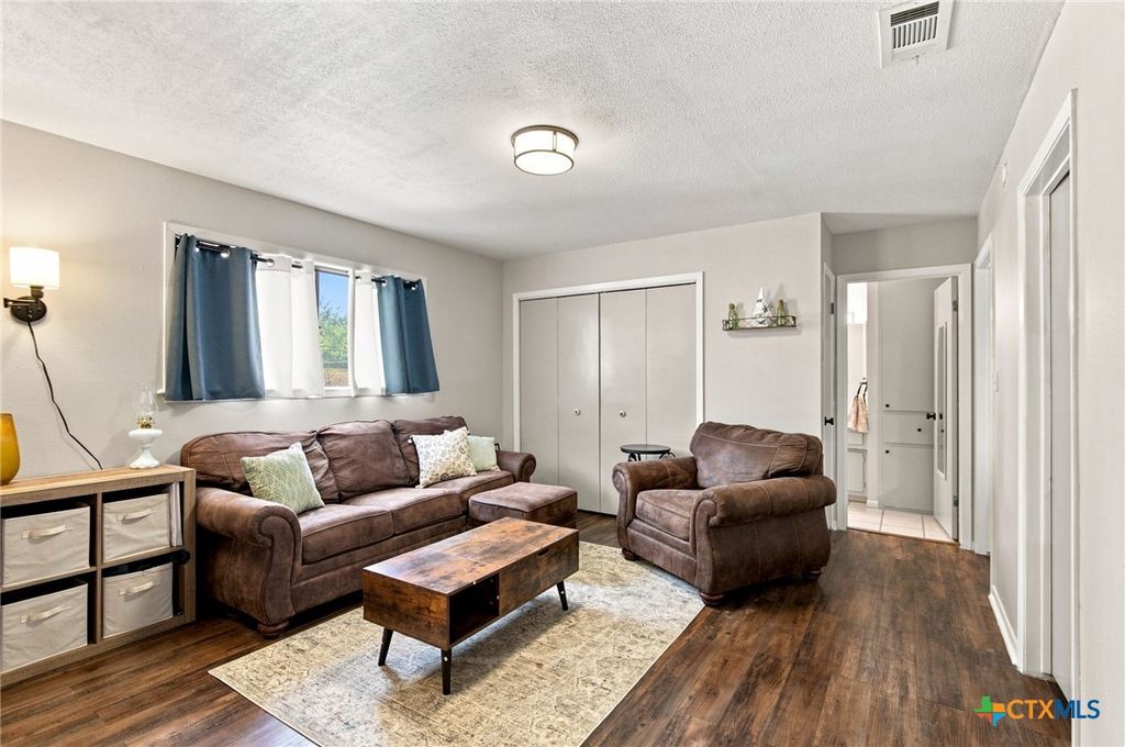 Image 23 of property listing at 104 Santa Fe, Victoria, TX 77904