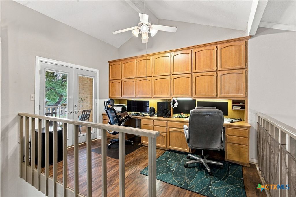 Image 24 of property listing at 104 Santa Fe, Victoria, TX 77904