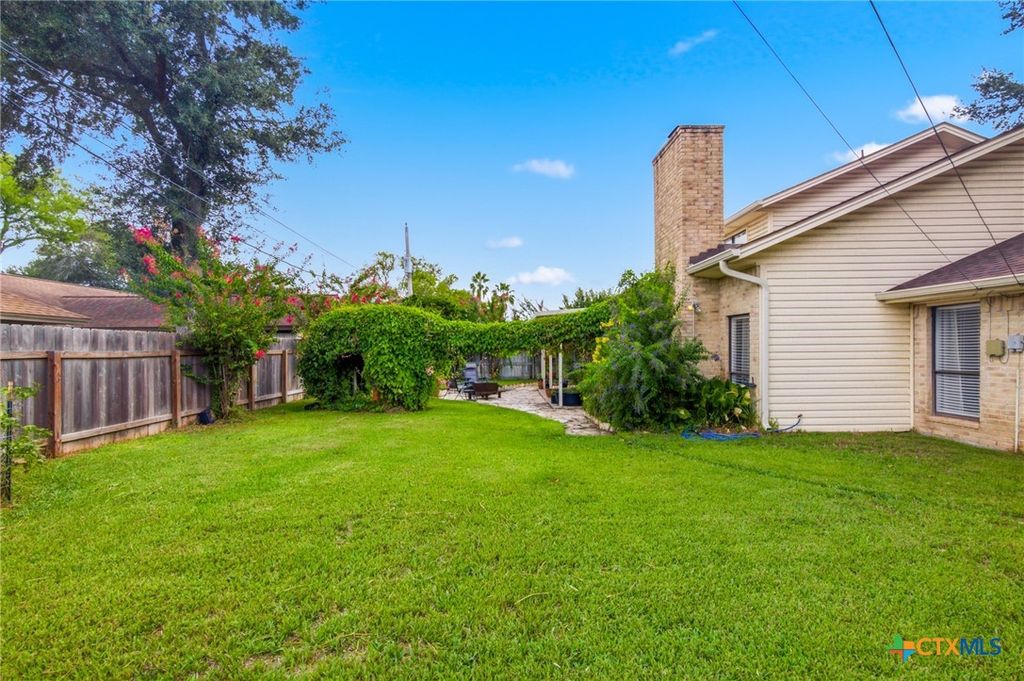 Image 31 of property listing at 104 Santa Fe, Victoria, TX 77904