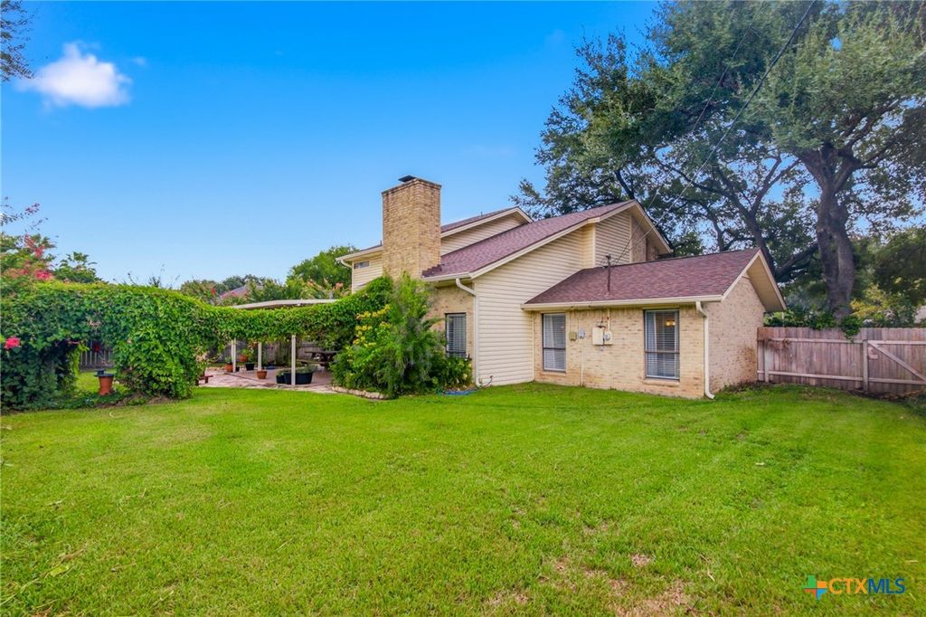 Image 32 of property listing at 104 Santa Fe, Victoria, TX 77904