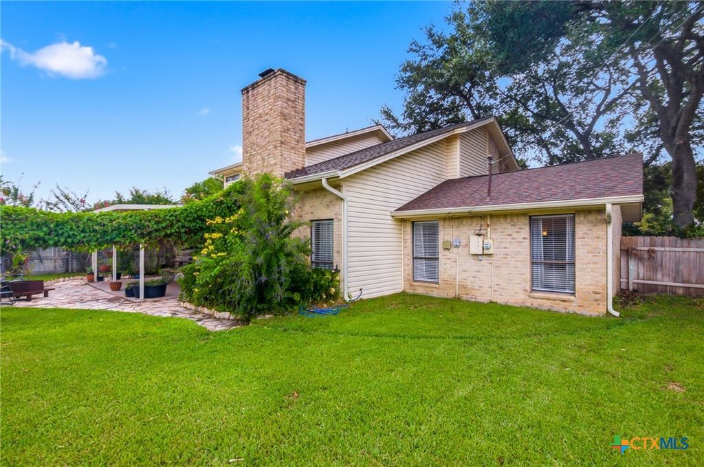 Image 33 of property listing at 104 Santa Fe, Victoria, TX 77904