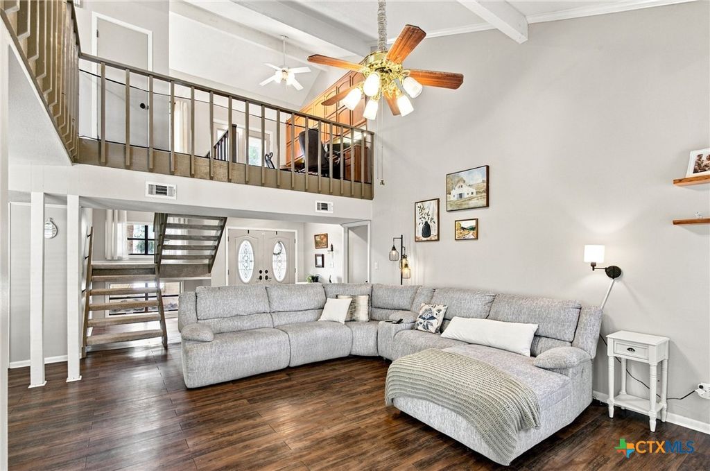 Image 5 of property listing at 104 Santa Fe, Victoria, TX 77904