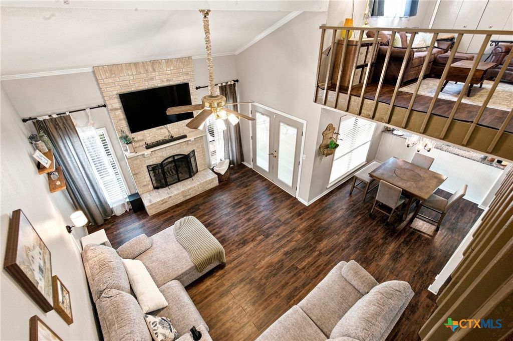 Image 7 of property listing at 104 Santa Fe, Victoria, TX 77904