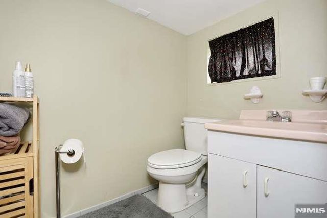 35 Demarest Avenue, Bergenfield, NJ 07621