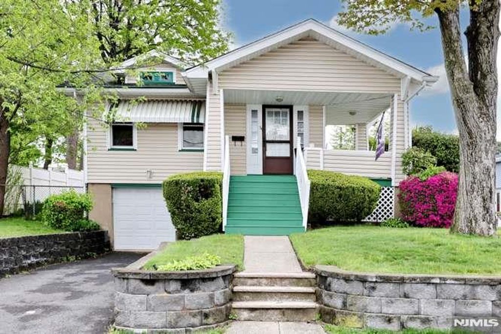 35 Demarest Avenue, Bergenfield, NJ 07621