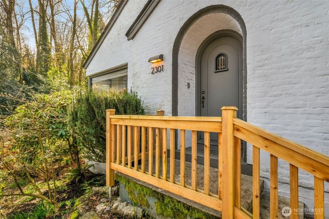 2301 Delmar Drive E, Seattle, WA 98102