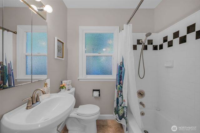 2301 Delmar Drive E, Seattle, WA 98102