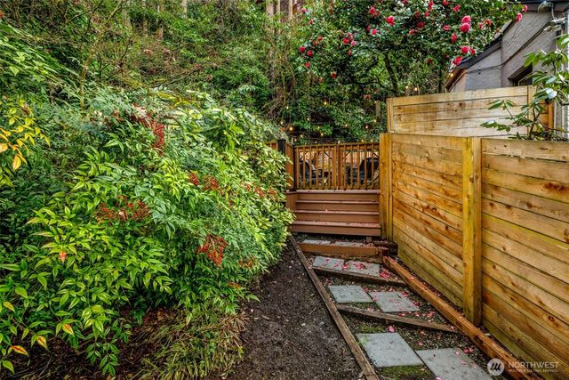 2301 Delmar Drive E, Seattle, WA 98102