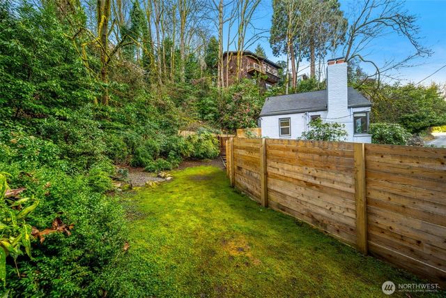 2301 Delmar Drive E, Seattle, WA 98102