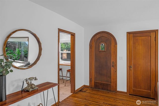 2301 Delmar Drive E, Seattle, WA 98102